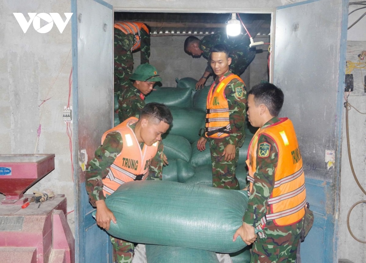 Ứng phó bão số 5, các tỉnh miền trung hạn chế người dân ra đường, chuẩn bị sơ tán dân hình ảnh 5 Ung pho bao so 5, cac tinh mien trung han che nguoi dan ra duong, chuan bi so tan dan hinh anh 5
