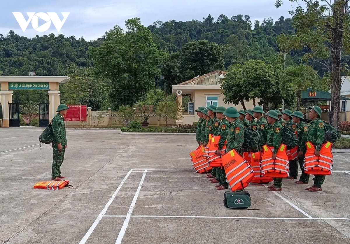 Ứng phó bão số 5, các tỉnh miền trung hạn chế người dân ra đường, chuẩn bị sơ tán dân hình ảnh 1 Ung pho bao so 5, cac tinh mien trung han che nguoi dan ra duong, chuan bi so tan dan hinh anh 1