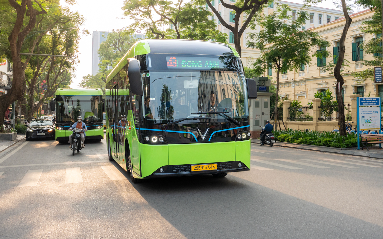 Hà Nội tăng cường nhiều tuyến xe buýt đến Trung tâm Triển lãm Việt Nam. (Ảnh: Hanoi.gov.vn)