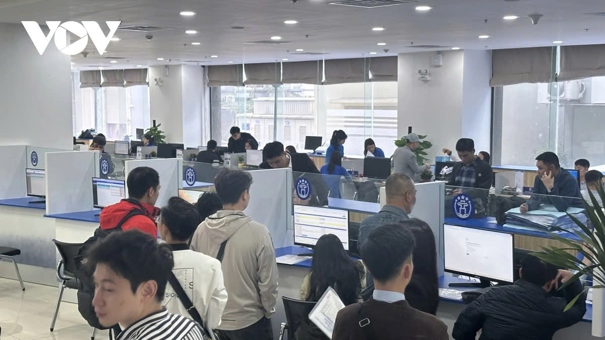 chủ tịch hà nội chấn chỉnh tình trạng lạm dụng yêu cầu nộp bản sao có chứng thực hình ảnh 1 chu tich ha noi chan chinh tinh trang lam dung yeu cau nop ban sao co chung thuc hinh anh 1