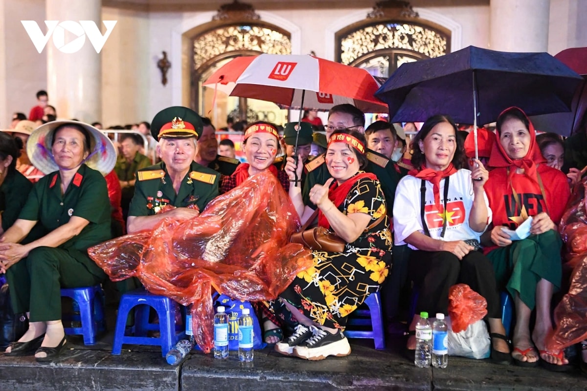 cuu chien binh moi mien to quoc co mat tai thu do ha noi xem tong duyet dieu binh a80 hinh anh 1
