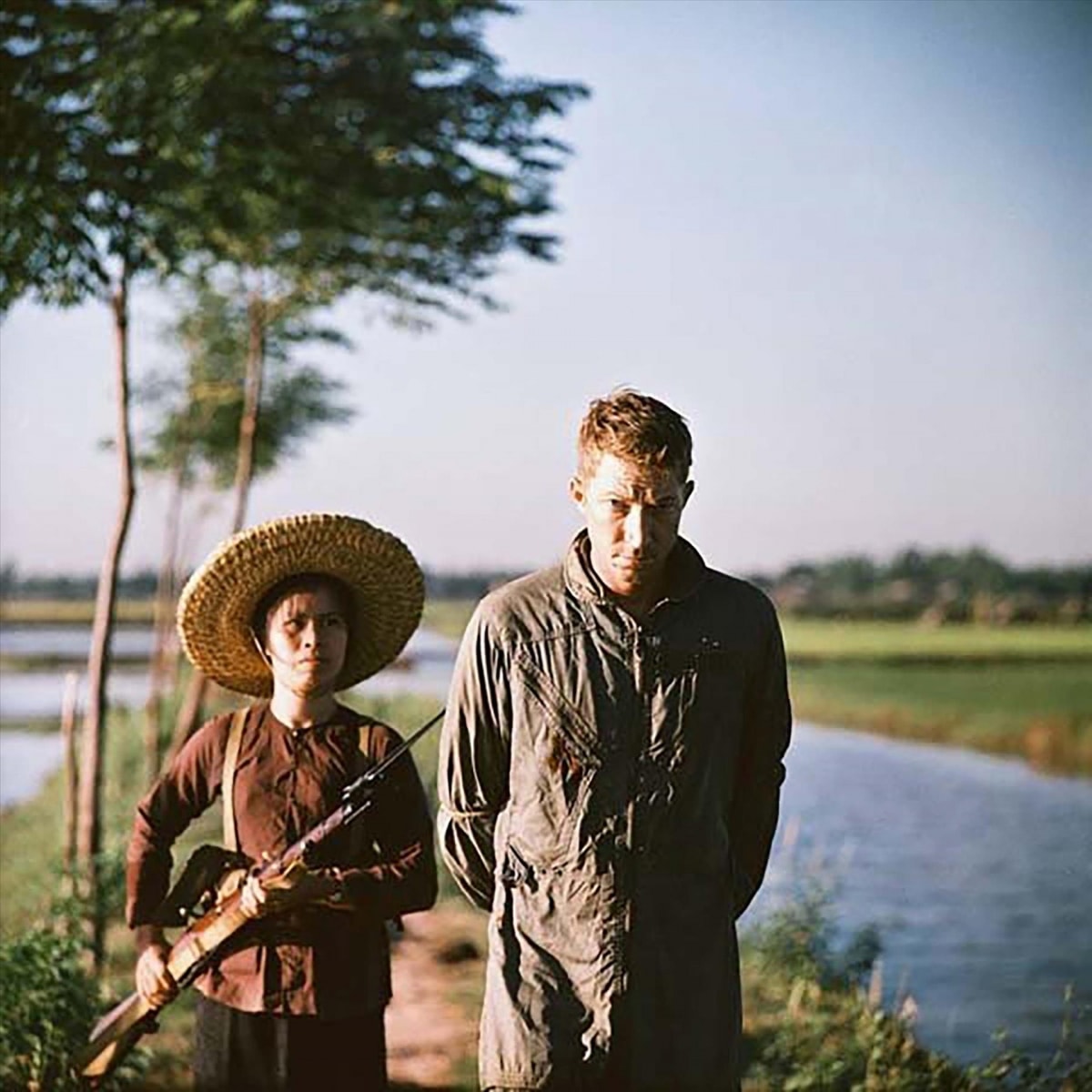 ngắm hà nội trong ký ức đạn bom qua ống kính thomas billhardt hình ảnh 4 ngam ha noi trong ky uc dan bom qua ong kinh thomas billhardt hinh anh 4