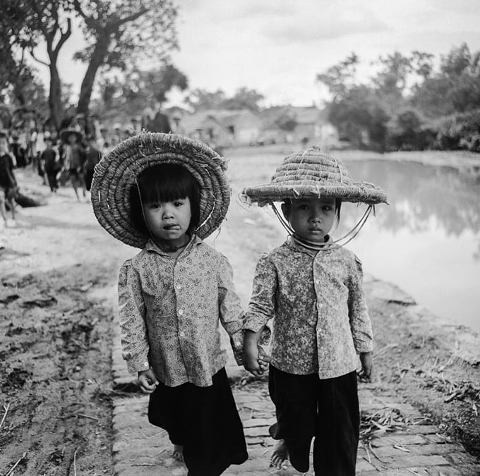 ngắm hà nội trong ký ức đạn bom qua ống kính thomas billhardt hình ảnh 10 ngam ha noi trong ky uc dan bom qua ong kinh thomas billhardt hinh anh 10
