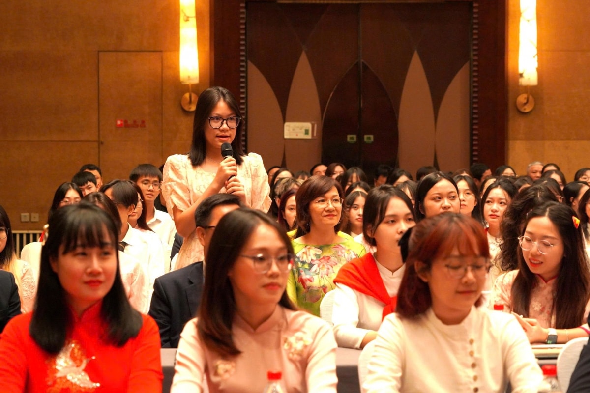 thủ tướng phạm minh chính hãy luôn tự hào mình là người việt nam hình ảnh 2 thu tuong pham minh chinh hay luon tu hao minh la nguoi viet nam hinh anh 2
