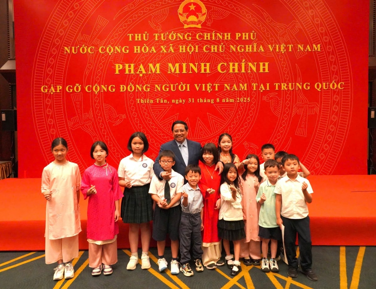 thủ tướng phạm minh chính hãy luôn tự hào mình là người việt nam hình ảnh 5 thu tuong pham minh chinh hay luon tu hao minh la nguoi viet nam hinh anh 5