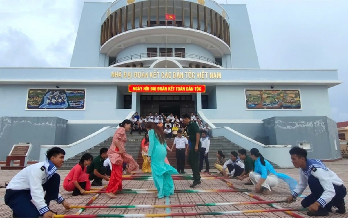 Điểm tựa trường sa - nơi sóng gọi, trái tim trả lời hình ảnh 7 Diem tua truong sa - noi song goi, trai tim tra loi hinh anh 7