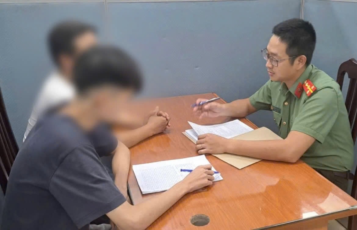giả mạo giấy mời a80, chiếm đoạt hàng trăm triệu đồng hình ảnh 1 gia mao giay moi a80, chiem doat hang tram trieu dong hinh anh 1