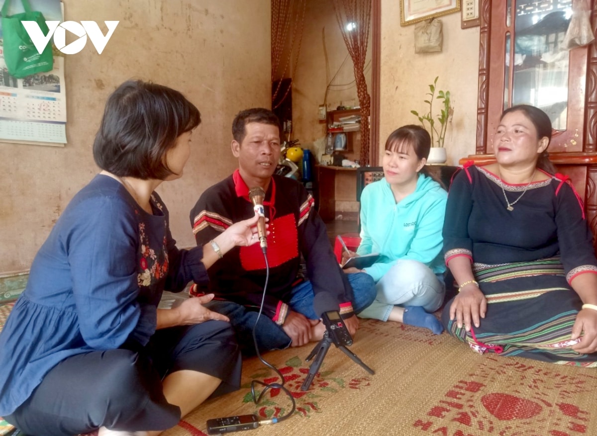 tiếng nói việt nam nhịp cầu nối kết văn hóa các buôn làng hình ảnh 3 tieng noi viet nam nhip cau noi ket van hoa cac buon lang hinh anh 3