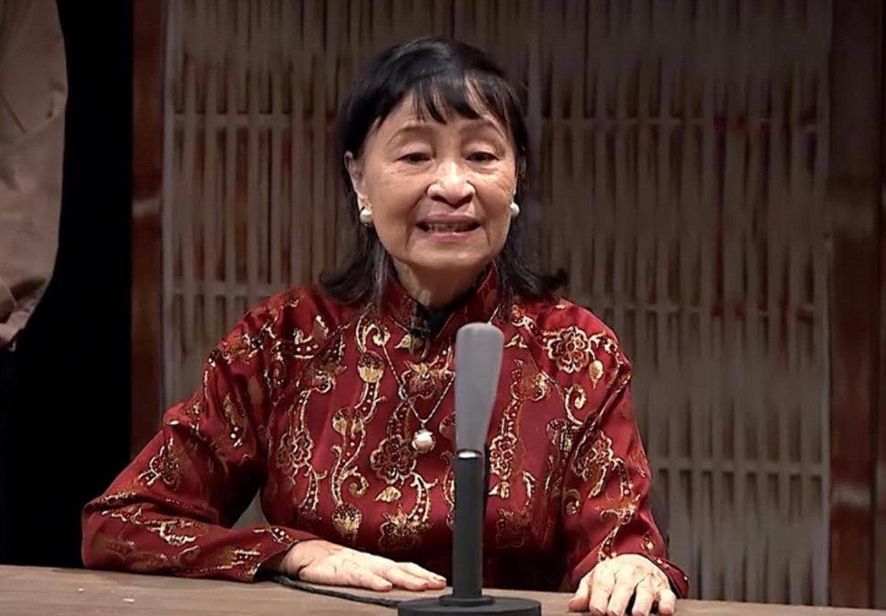 Giọng đọc của NSƯT Kim Cúc là tuổi thơ của hàng triệu thính giả Việt.