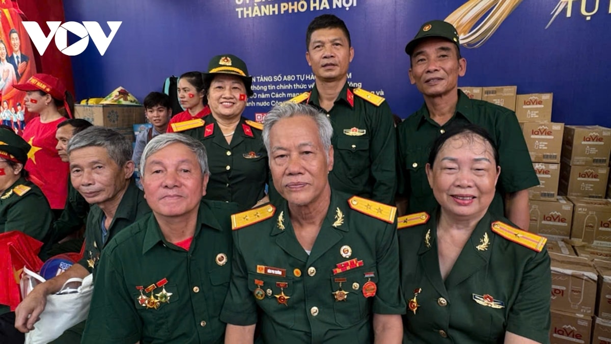 nguoi dan doi nang mua giu cho cho xem dieu binh 80 nam quoc khanh 2 9 hinh anh 9