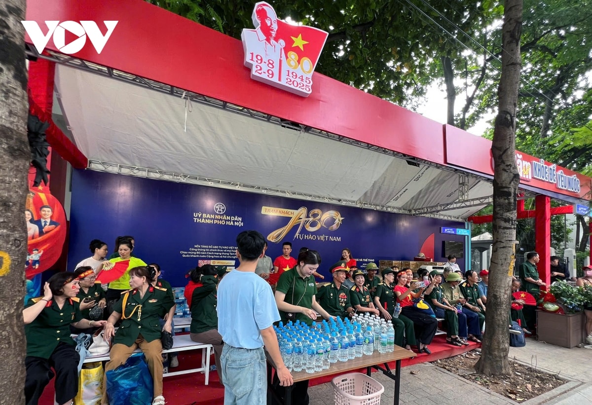 cập nhật hội phụ nữ phối hợp với lực lượng chức năng phát cơm miễn phí cho người dân hình ảnh 47 cap nhat hoi phu nu phoi hop voi luc luong chuc nang phat com mien phi cho nguoi dan hinh anh 47