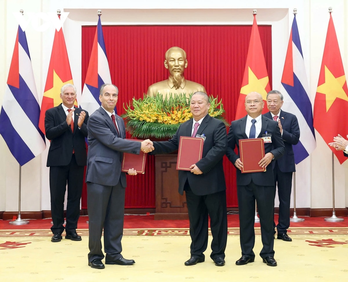 việt nam trao tặng lần 1 cho nhân dân cuba số tiền 385 tỷ đồng hình ảnh 1 viet nam trao tang lan 1 cho nhan dan cuba so tien 385 ty dong hinh anh 1