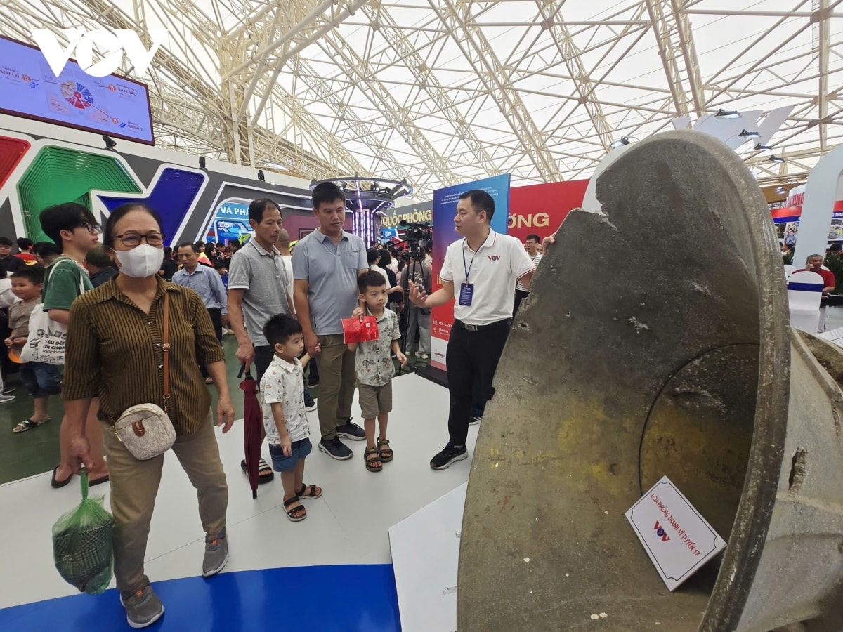 loa phóng thanh chứng nhân lịch sử thu hút công chúng tại triển lãm quốc gia hình ảnh 1 loa phong thanh chung nhan lich su thu hut cong chung tai trien lam quoc gia hinh anh 1
