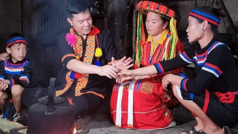 Đại tá công an kể chuyện vận động tộc người thuỷ sáp nhập vào dân tộc pà thẻn hình ảnh 2 Dai ta cong an ke chuyen van dong toc nguoi thuy sap nhap vao dan toc pa then hinh anh 2