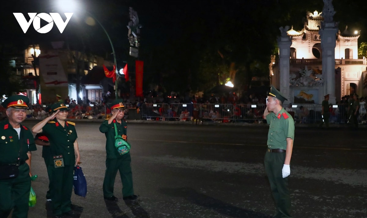 toàn cảnh lễ kỷ niệm, diễu binh, diễu hành 80 năm cách mạng tháng tám và quốc khánh 2 9 hình ảnh 110 toan canh le ky niem, dieu binh, dieu hanh 80 nam cach mang thang tam va quoc khanh 2 9 hinh anh 110