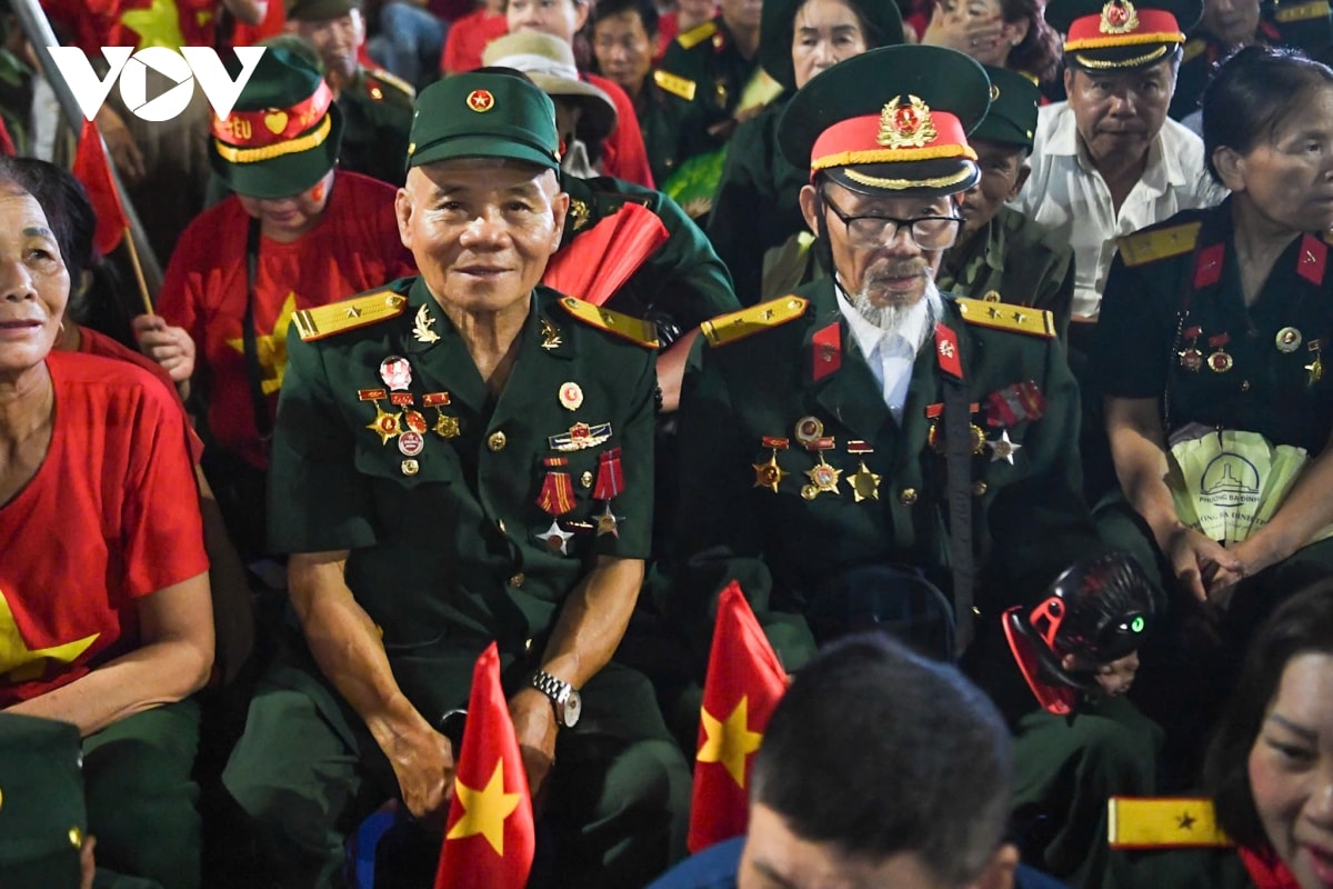 toàn cảnh lễ kỷ niệm, diễu binh, diễu hành 80 năm cách mạng tháng tám và quốc khánh 2 9 hình ảnh 98 toan canh le ky niem, dieu binh, dieu hanh 80 nam cach mang thang tam va quoc khanh 2 9 hinh anh 98