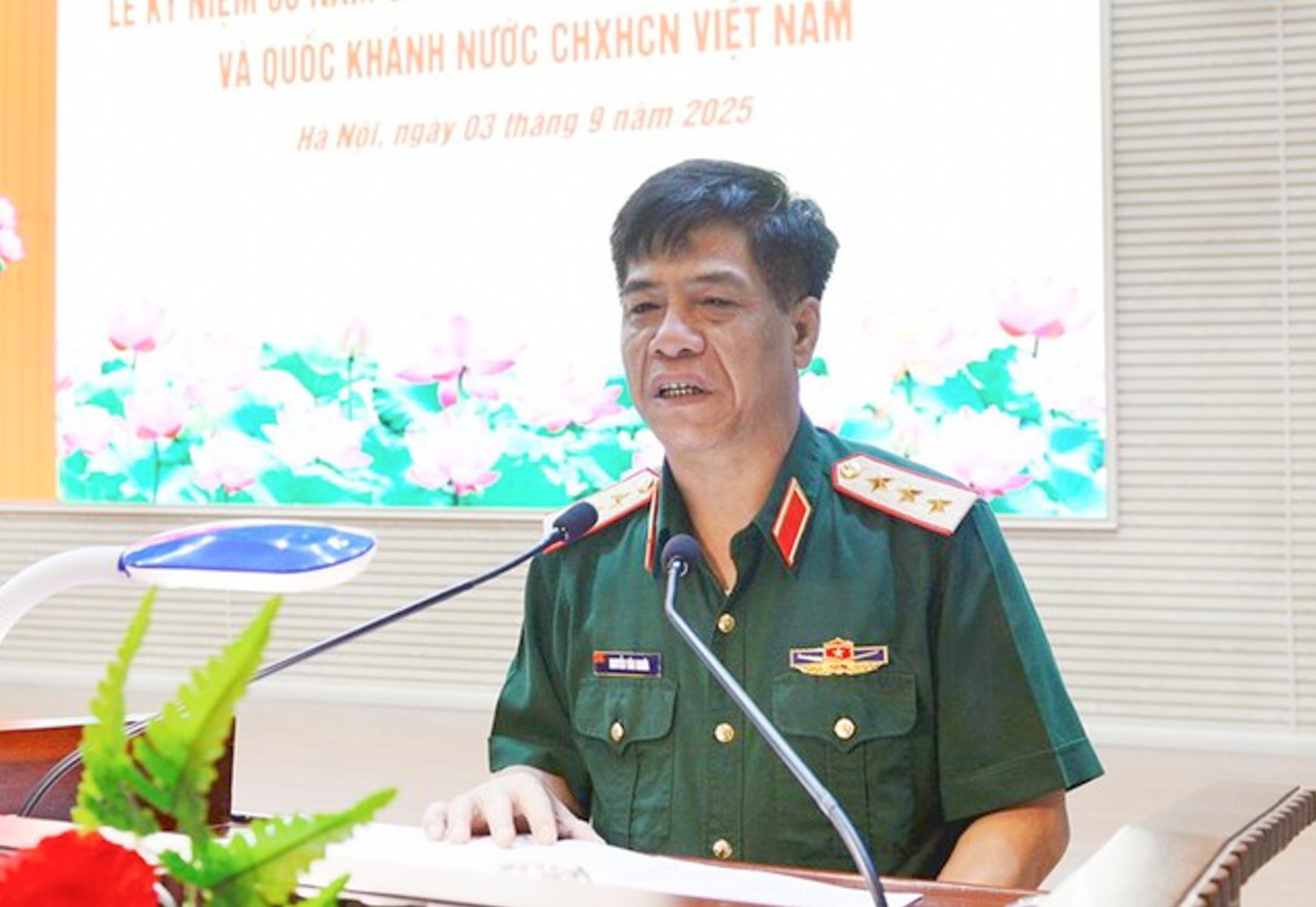 Thượng tướng Nguyễn Văn Nghĩa phát biểu tại hội nghị.