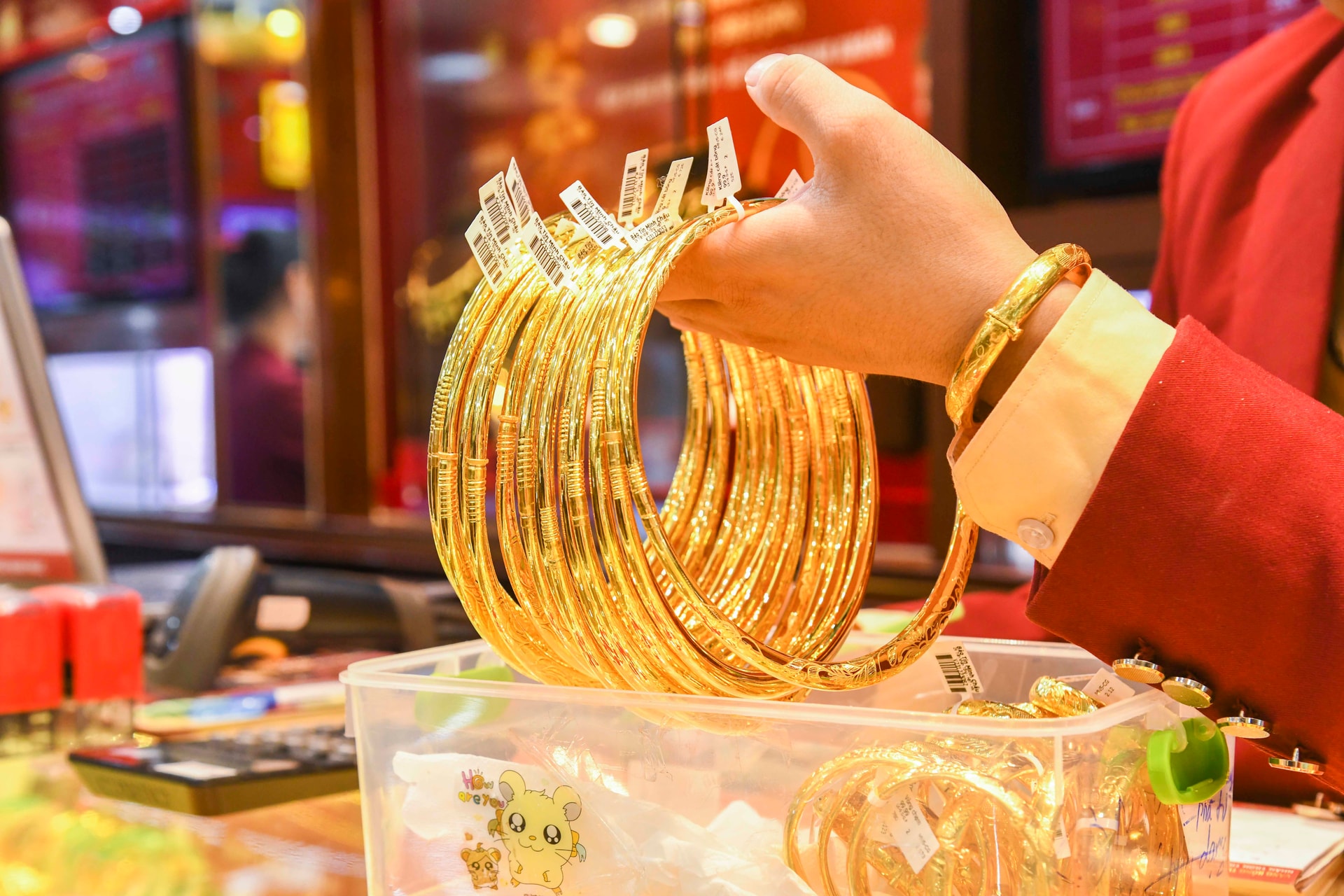 Giá vàng vượt 3.500 USD/ounce. (Ảnh: Công Hiếu).