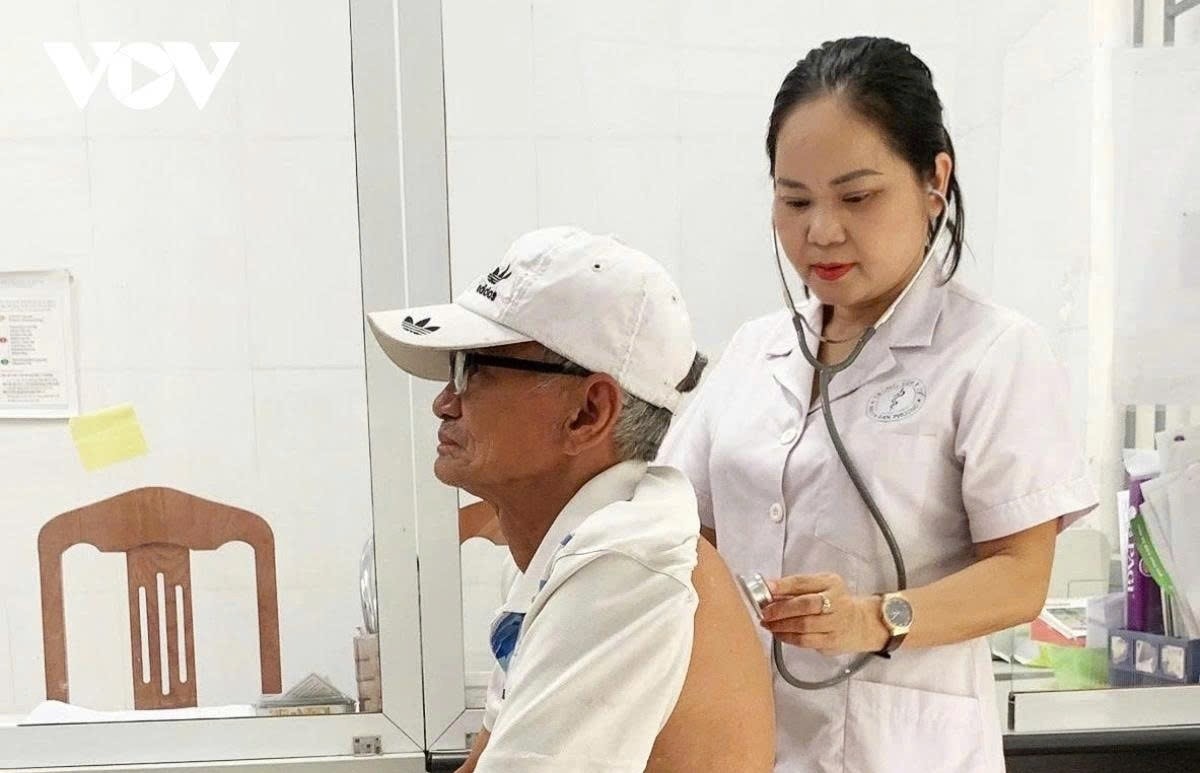 bo y te de nghi luan chuyen bac si ve tuyen xa bao dam y te co so hinh anh 1