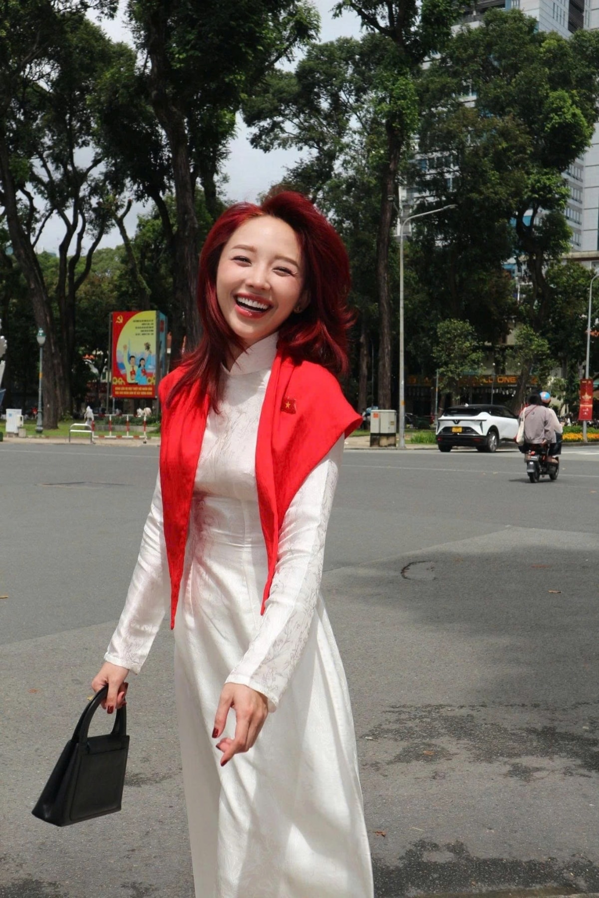 sao viet 3 9 hoa minzy va con trai tham quan khu di tich chu tich ho chi minh hinh anh 7