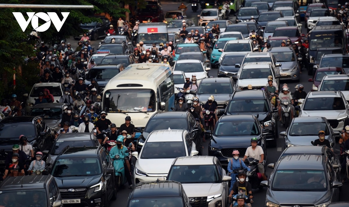 nhieu duong pho ha noi un tac trong buoi sang sau nghi le 2 9 hinh anh 12