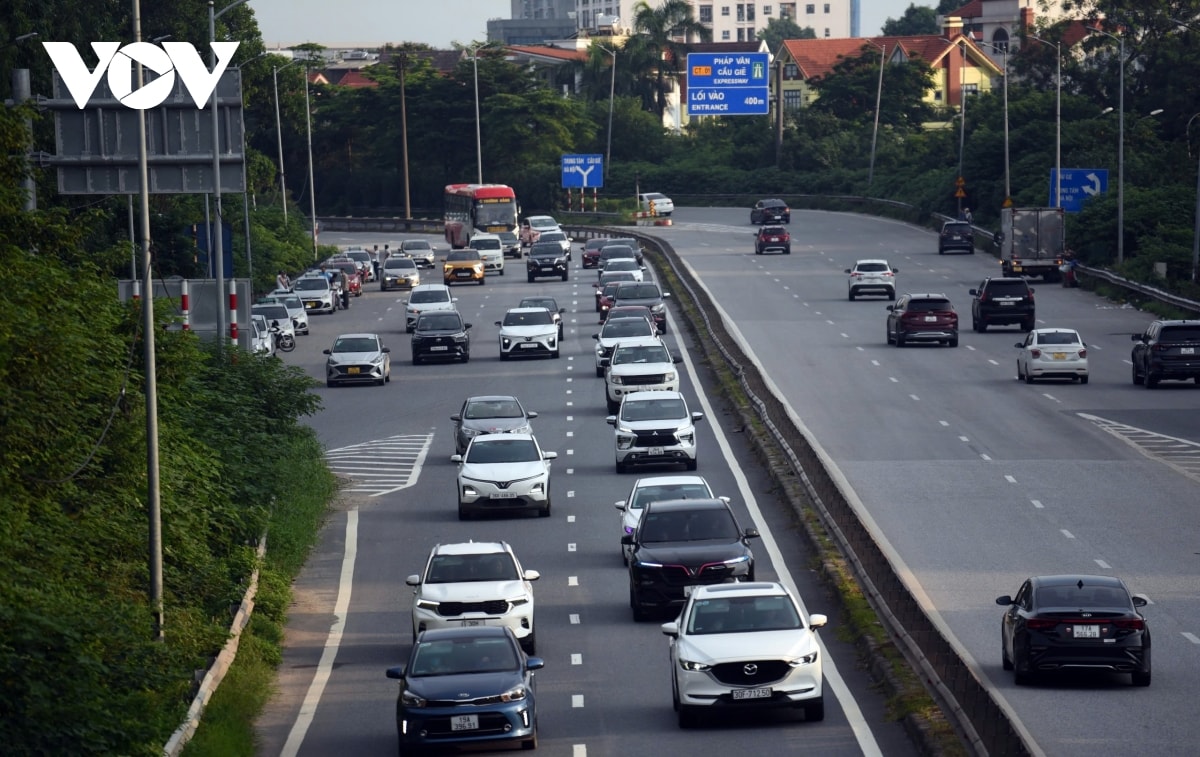 nhieu duong pho ha noi un tac trong buoi sang sau nghi le 2 9 hinh anh 1