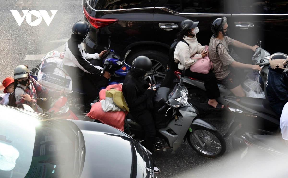 nhieu duong pho ha noi un tac trong buoi sang sau nghi le 2 9 hinh anh 7