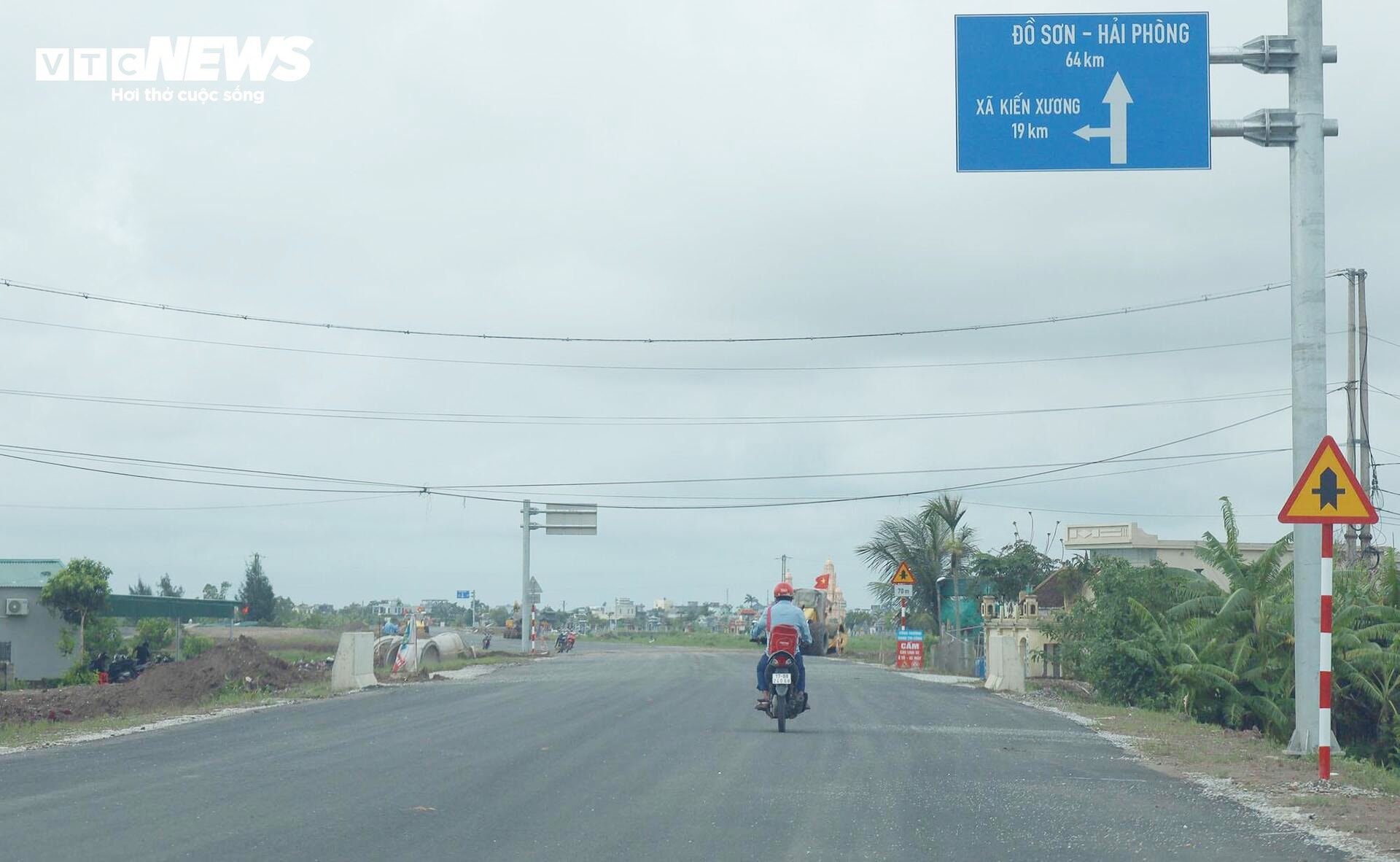 Toàn cảnh tuyến đường bộ ven biển Hưng Yên gần 5.000 tỷ đồng sắp cán đích - 1