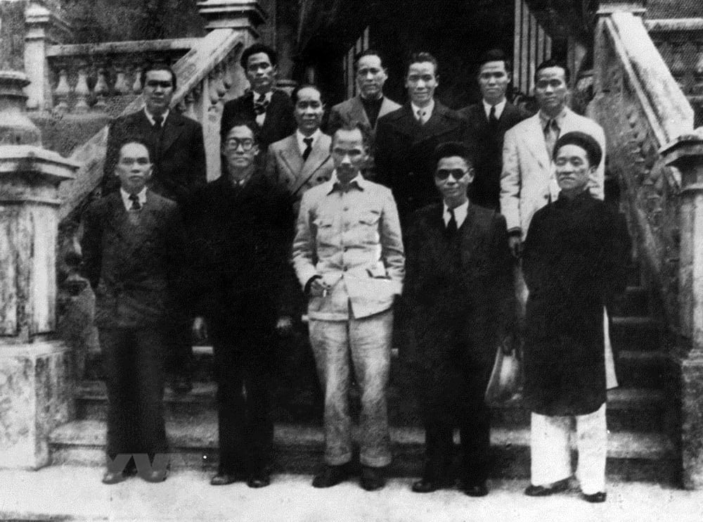 tam nhin chien luoc va ban linh cua bac ho trong lua chon nguoi tai hinh anh 1