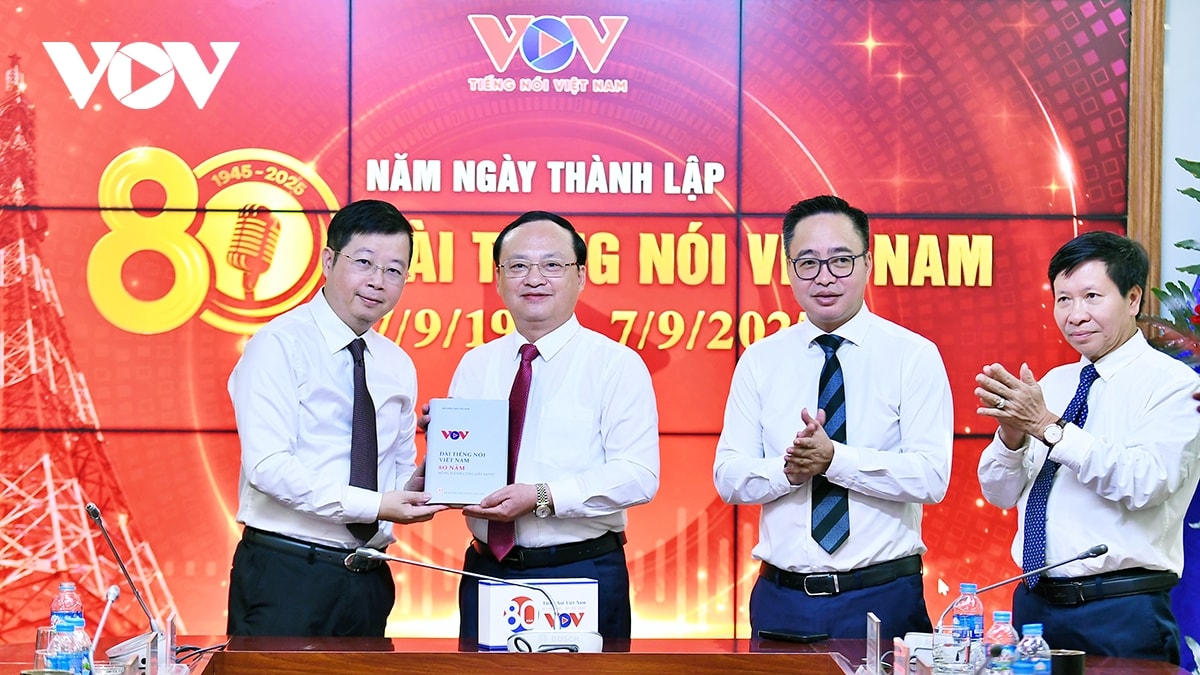 tổng giám đốc vtv nguyễn thanh lâm chúc mừng 80 năm thành lập Đài tiếng nói việt nam hình ảnh 4 tong giam doc vtv nguyen thanh lam chuc mung 80 nam thanh lap Dai tieng noi viet nam hinh anh 4