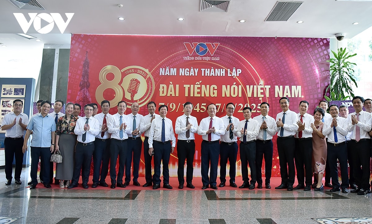 tong giam doc vtv nguyen thanh lam chuc mung 80 nam thanh lap Dai tieng noi viet nam hinh anh 9