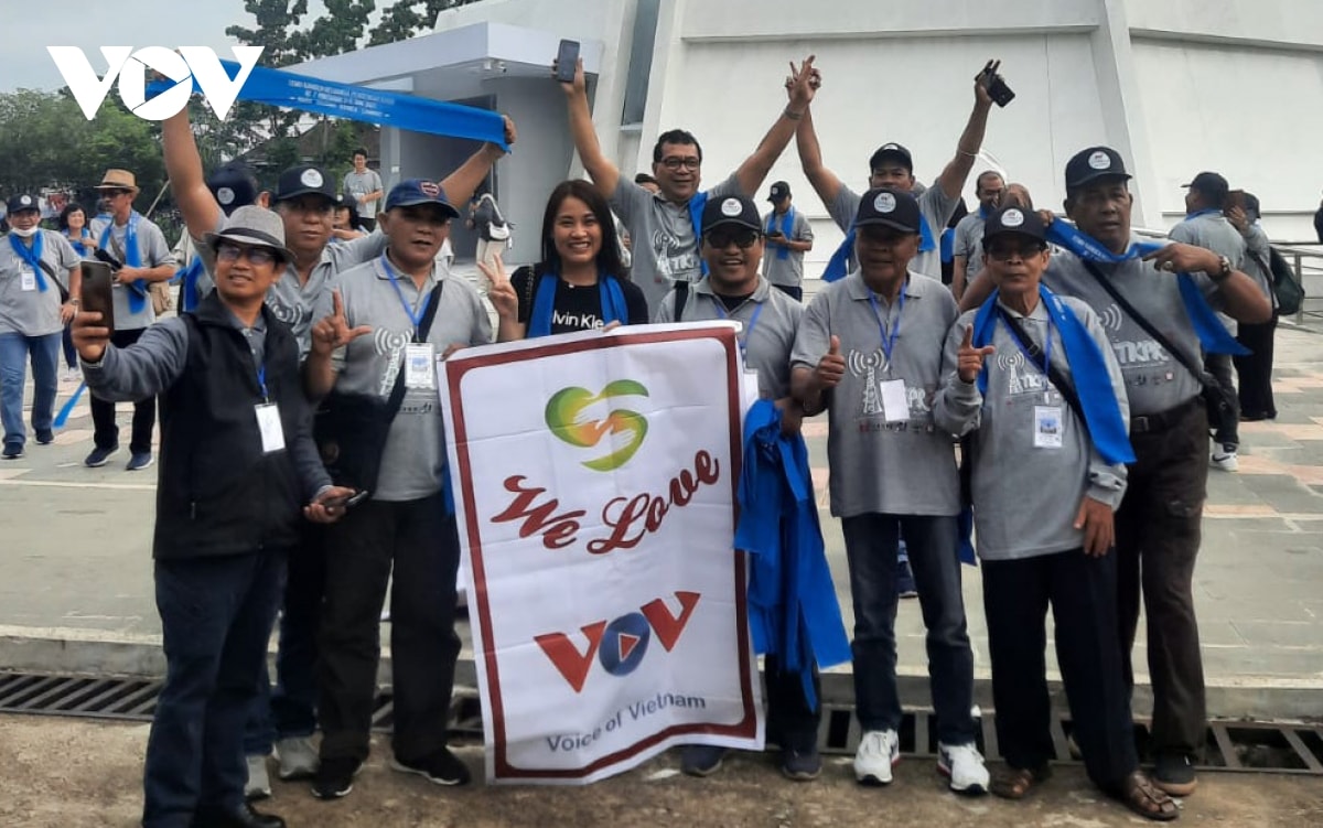 thính giả indonesia một tình yêu son sắt đặc biệt với vov hình ảnh 1 thinh gia indonesia mot tinh yeu son sat dac biet voi vov hinh anh 1