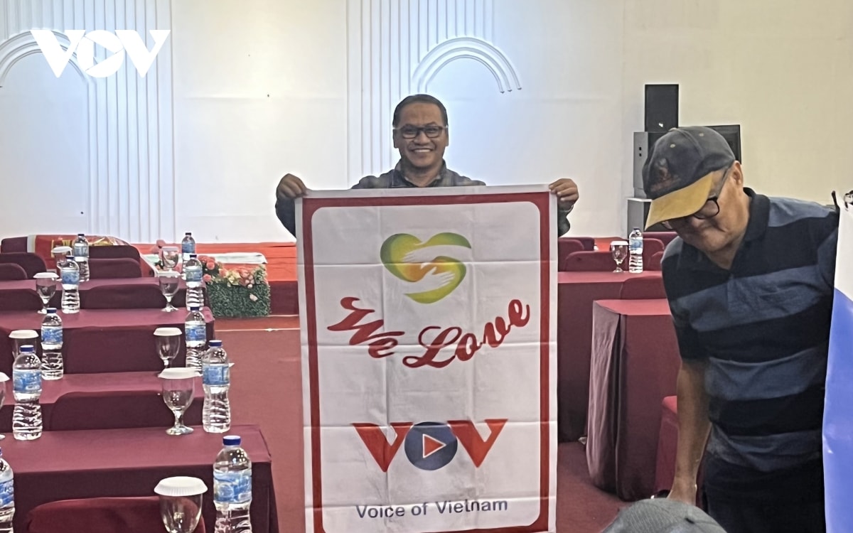 thính giả indonesia một tình yêu son sắt đặc biệt với vov hình ảnh 2 thinh gia indonesia mot tinh yeu son sat dac biet voi vov hinh anh 2