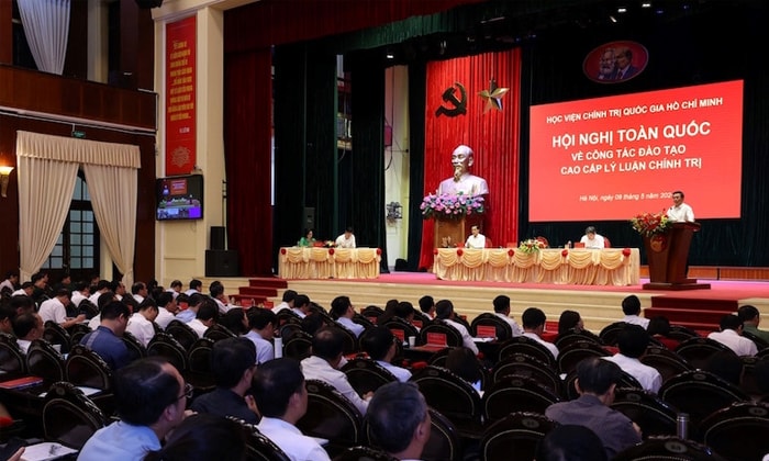 Toàn cảnh Hội nghị toàn quốc về công tác đào tạo cao cấp lý luận chính trị hồi tháng 5/2024.