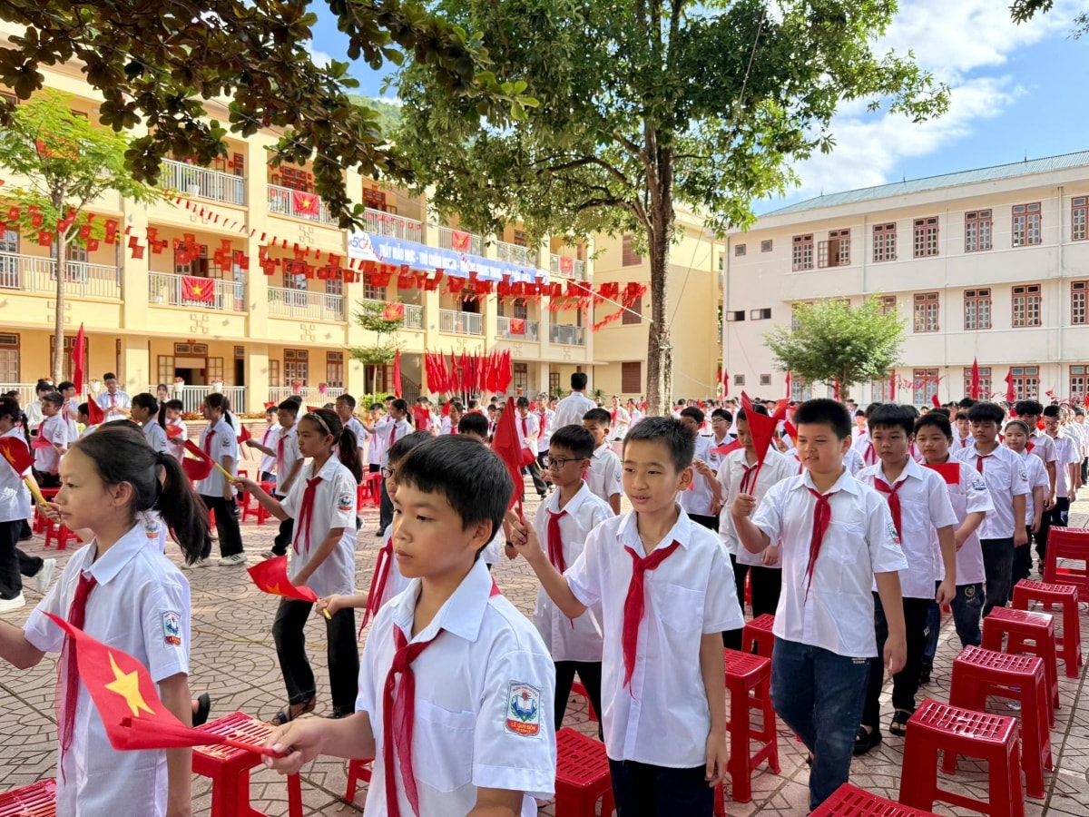 le khai giang dac biet cua 1,6 trieu thay co va 26 trieu hoc sinh, sinh vien hinh anh 78