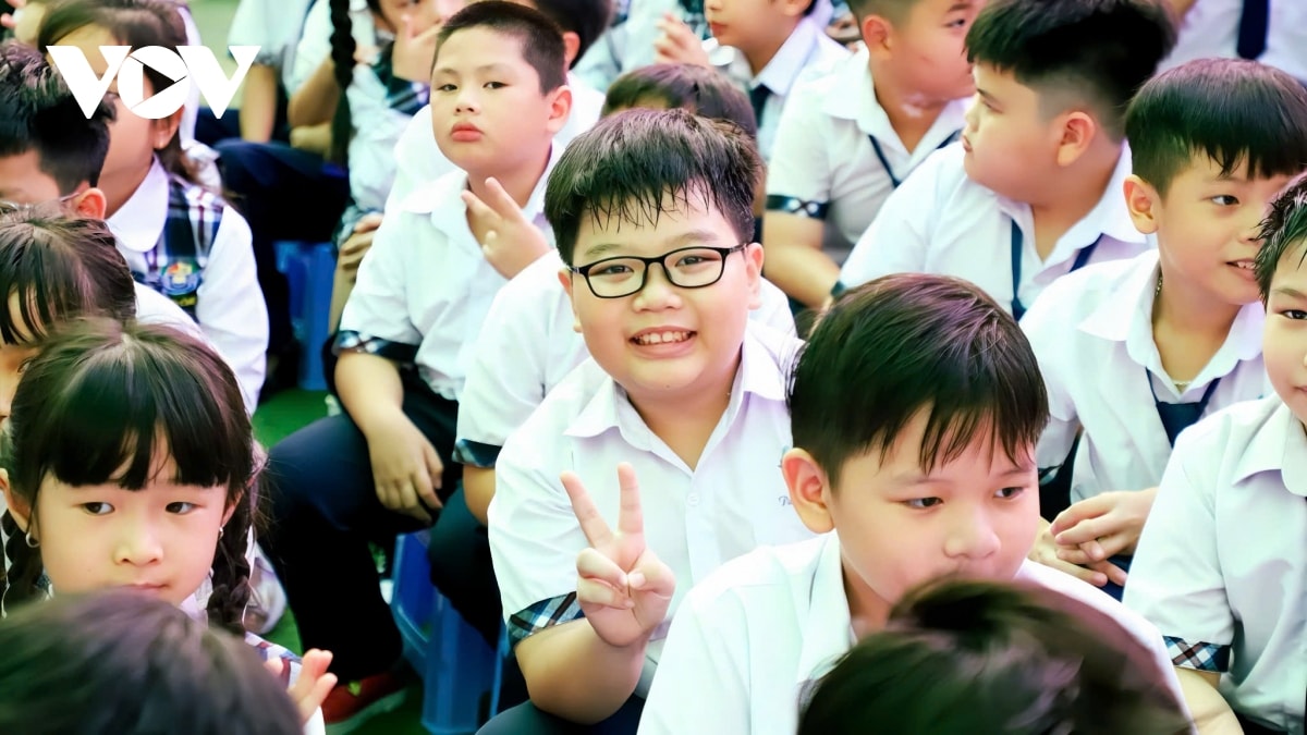 khai giảng năm học 2025-2026, lần đầu học sinh cả nước cùng chào cờ trực tuyến hình ảnh 20 khai giang nam hoc 2025-2026, lan dau hoc sinh ca nuoc cung chao co truc tuyen hinh anh 20