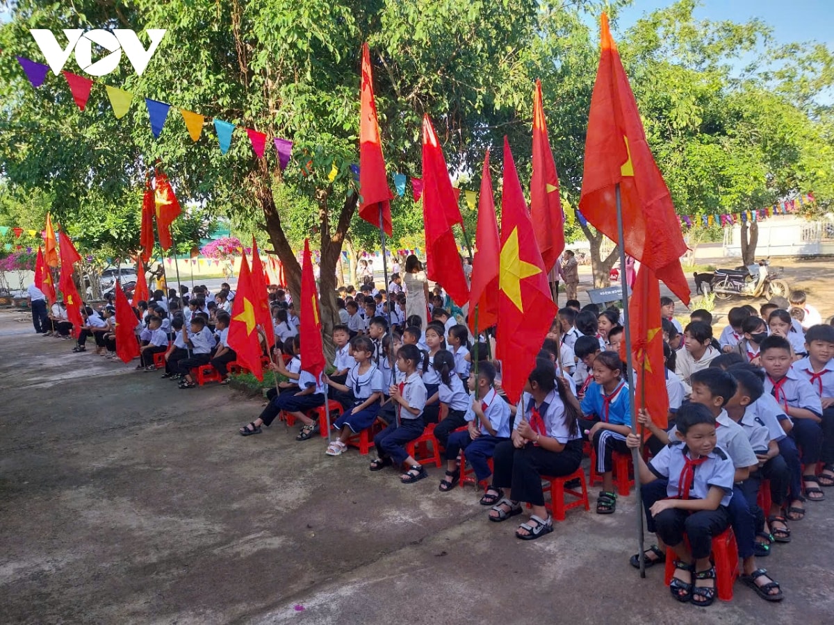 khai giảng năm học 2025-2026, lần đầu học sinh cả nước cùng chào cờ trực tuyến hình ảnh 19 khai giang nam hoc 2025-2026, lan dau hoc sinh ca nuoc cung chao co truc tuyen hinh anh 19