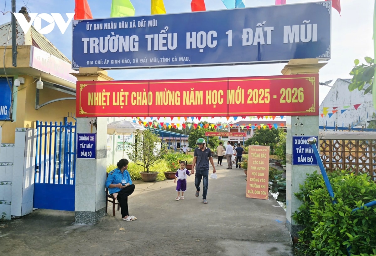 khai giảng năm học 2025-2026, lần đầu học sinh cả nước cùng chào cờ trực tuyến hình ảnh 16 khai giang nam hoc 2025-2026, lan dau hoc sinh ca nuoc cung chao co truc tuyen hinh anh 16