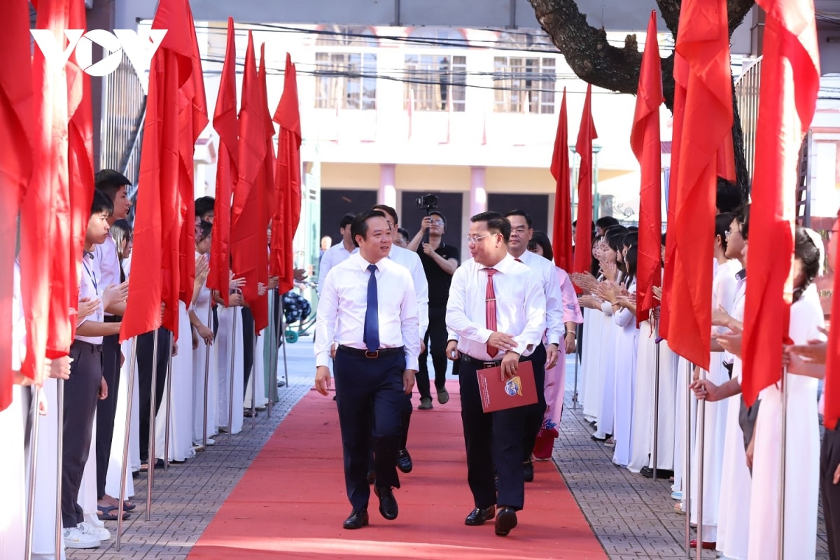 khai giảng năm học 2025-2026, lần đầu học sinh cả nước cùng chào cờ trực tuyến hình ảnh 6 khai giang nam hoc 2025-2026, lan dau hoc sinh ca nuoc cung chao co truc tuyen hinh anh 6