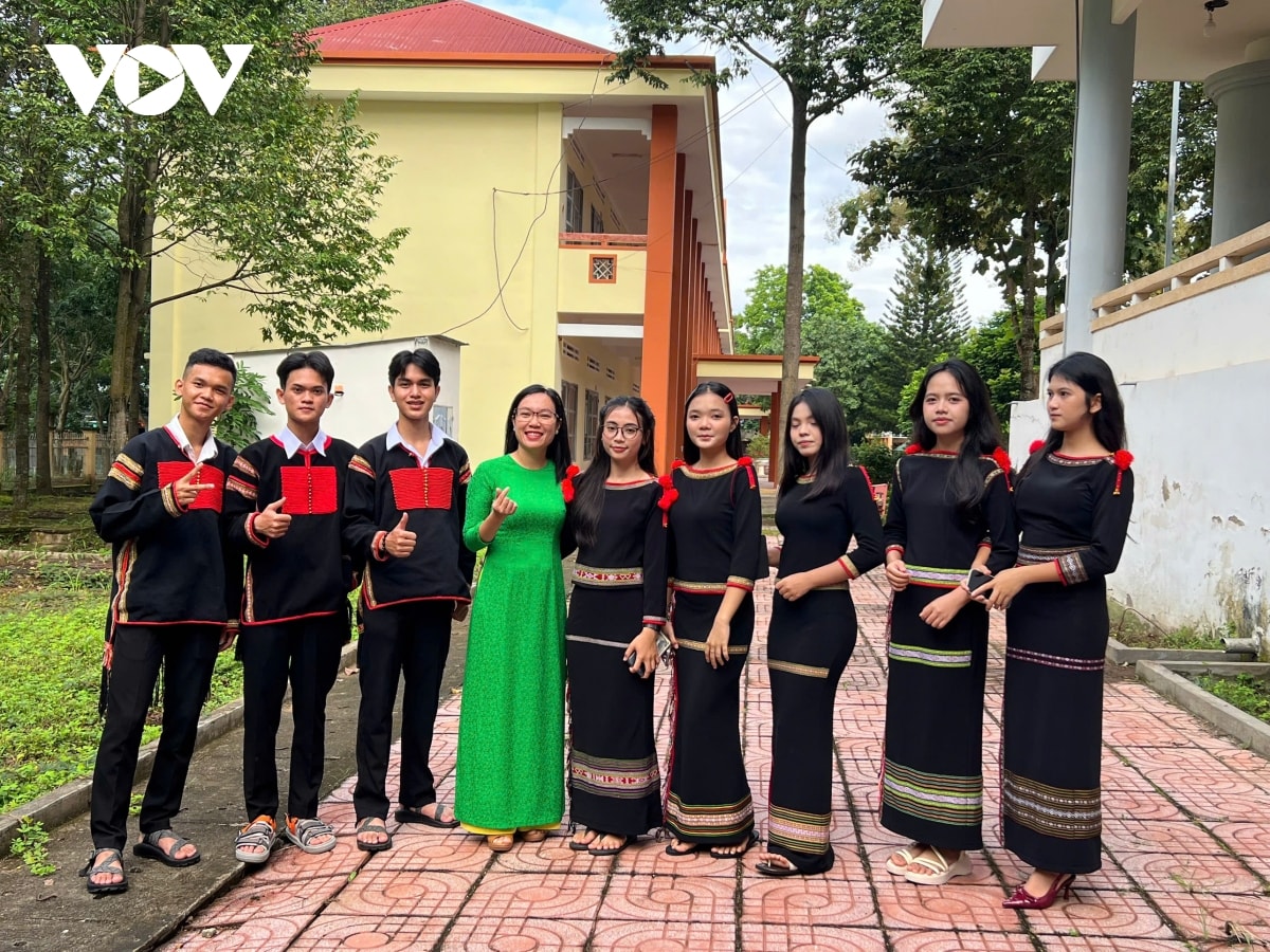 hàng triệu học sinh tại các tỉnh, thành trên cả nước nô nức khai giảng năm học mới hình ảnh 8 hang trieu hoc sinh tai cac tinh, thanh tren ca nuoc no nuc khai giang nam hoc moi hinh anh 8