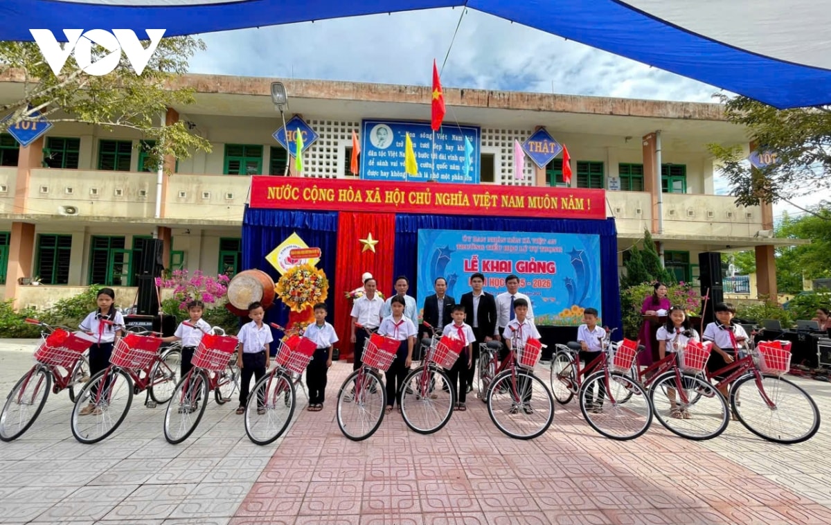 le khai giang dac biet cua 1,6 trieu thay co va 26 trieu hoc sinh, sinh vien hinh anh 69