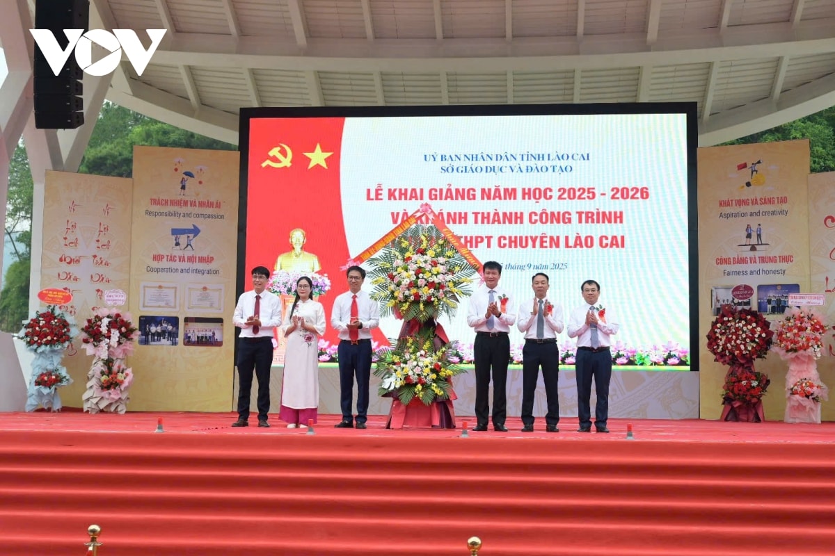 le khai giang dac biet cua 1,6 trieu thay co va 26 trieu hoc sinh, sinh vien hinh anh 63