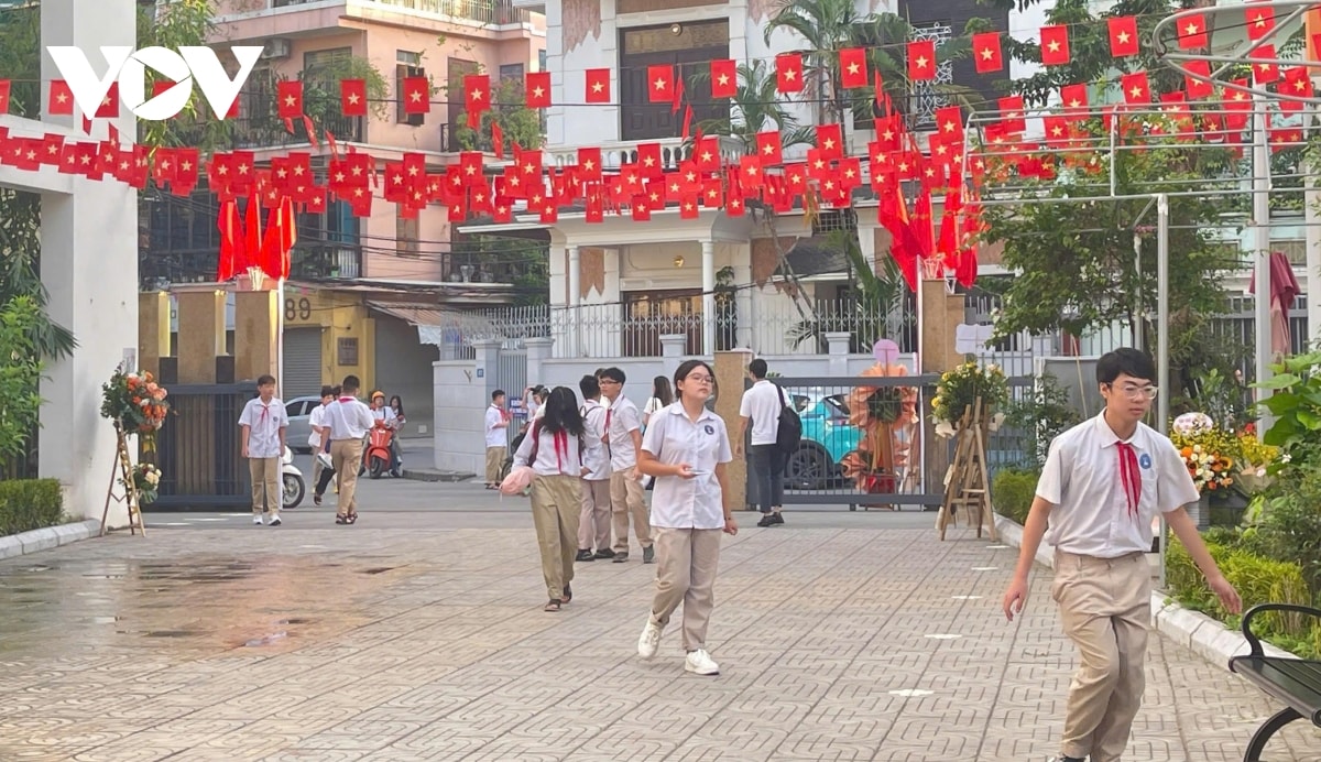 khai giảng năm học 2025-2026, lần đầu học sinh cả nước cùng chào cờ trực tuyến hình ảnh 35 khai giang nam hoc 2025-2026, lan dau hoc sinh ca nuoc cung chao co truc tuyen hinh anh 35