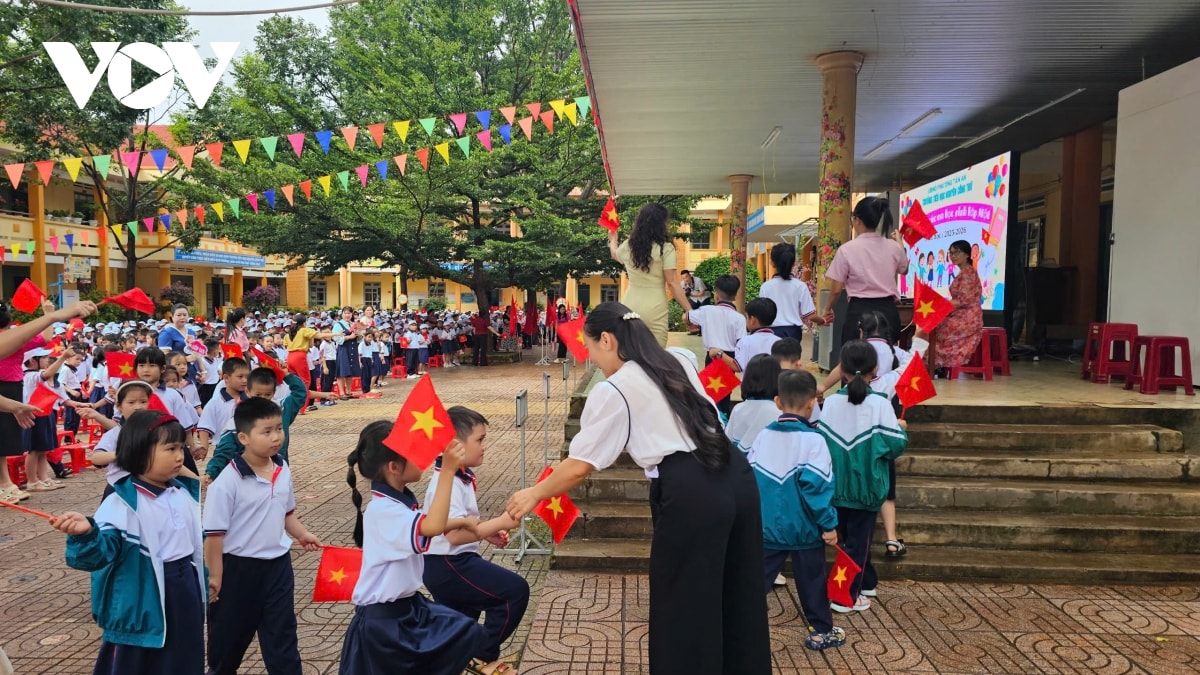 le khai giang dac biet cua 1,6 trieu thay co va 26 trieu hoc sinh, sinh vien hinh anh 29