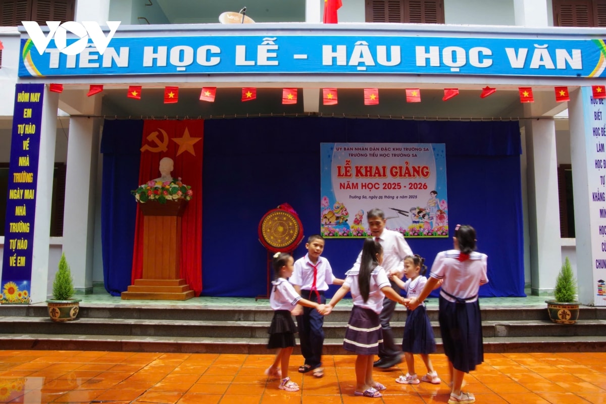 le khai giang dac biet cua 1,6 trieu thay co va 26 trieu hoc sinh, sinh vien hinh anh 60