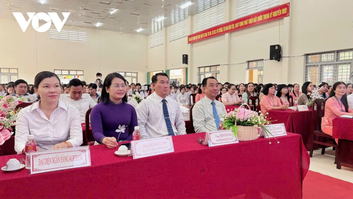 le khai giang dac biet cua 1,6 trieu thay co va 26 trieu hoc sinh, sinh vien hinh anh 22