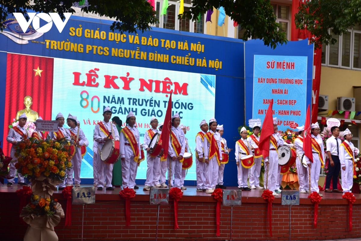 le khai giang o ngoi truong dac biet nhat ha noi - ptcs nguyen Dinh chieu hinh anh 1