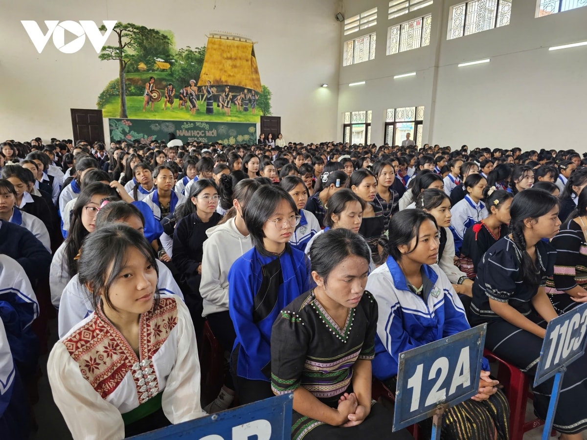 hàng triệu học sinh tại các tỉnh, thành trên cả nước nô nức khai giảng năm học mới hình ảnh 10 hang trieu hoc sinh tai cac tinh, thanh tren ca nuoc no nuc khai giang nam hoc moi hinh anh 10