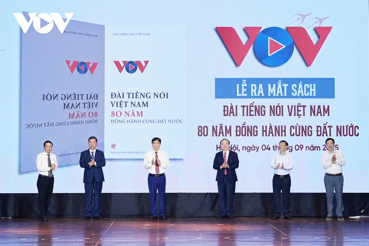  Dai tieng noi viet nam - 80 nam dong hanh cung dat nuoc hoi uc va khat vong hinh anh 2