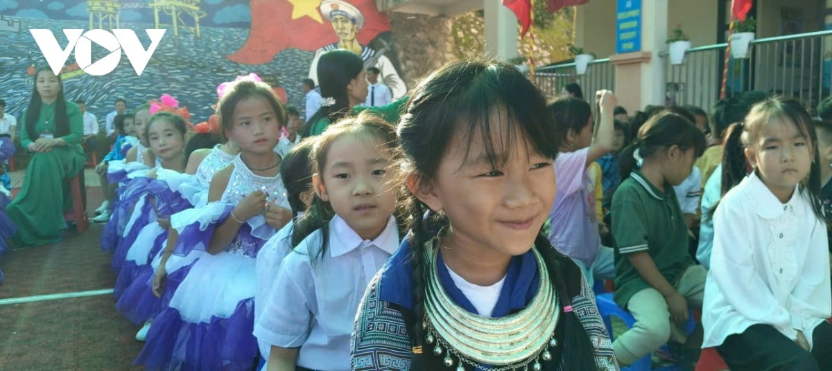 le khai giang dac biet cua 1,6 trieu thay co va 26 trieu hoc sinh, sinh vien hinh anh 93
